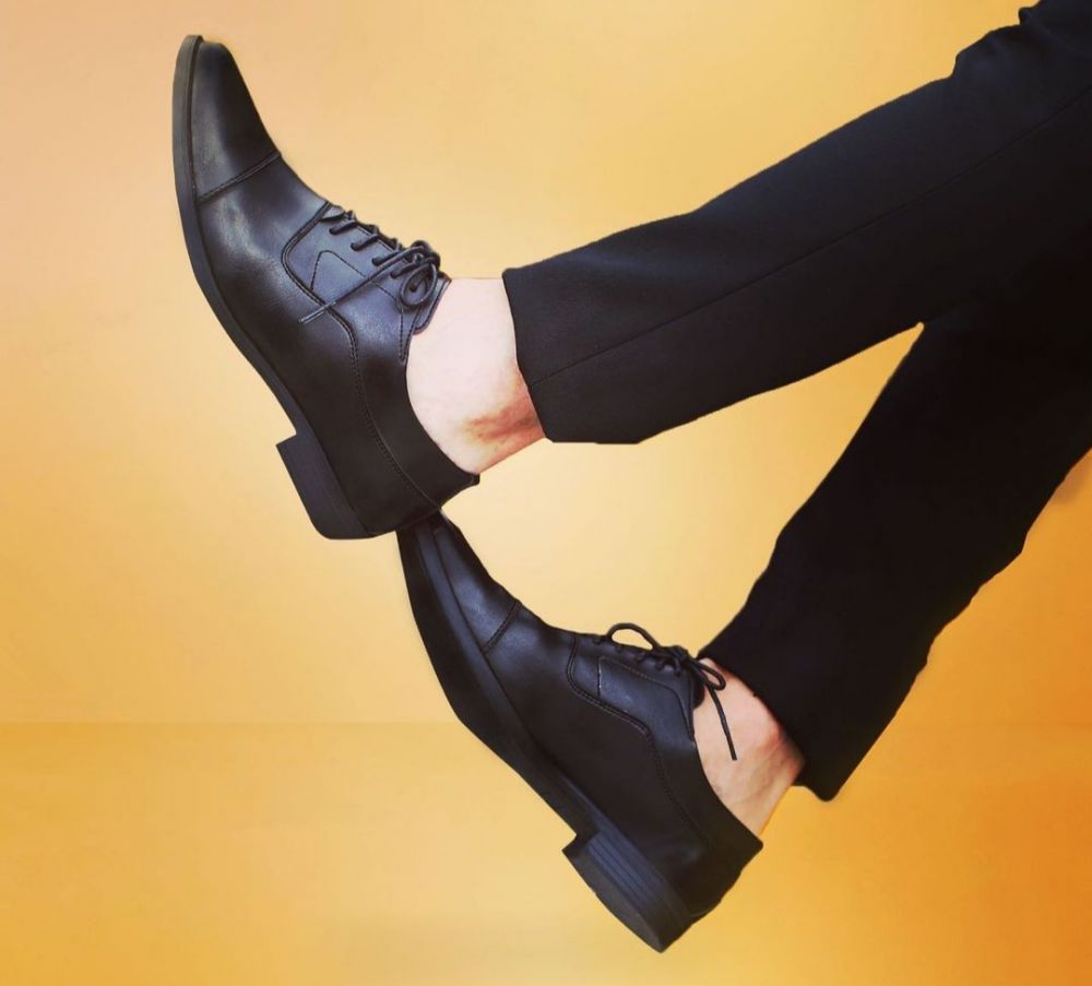 Mau Bisnis Brand Sendiri, Yuk Gunakan Jasa Maklon Sepatu Formal Pria
